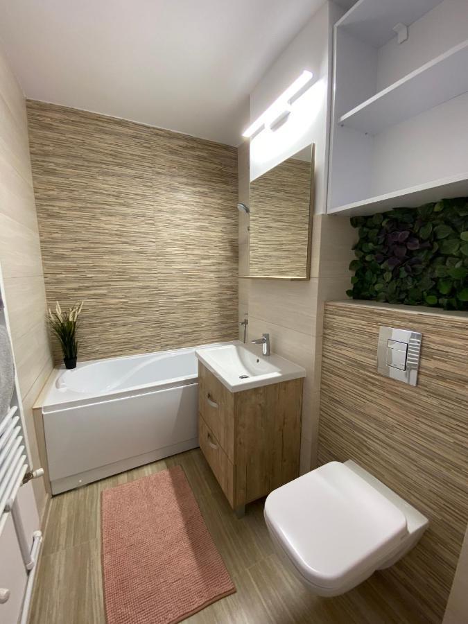 Grove Apartment Buzău Dış mekan fotoğraf