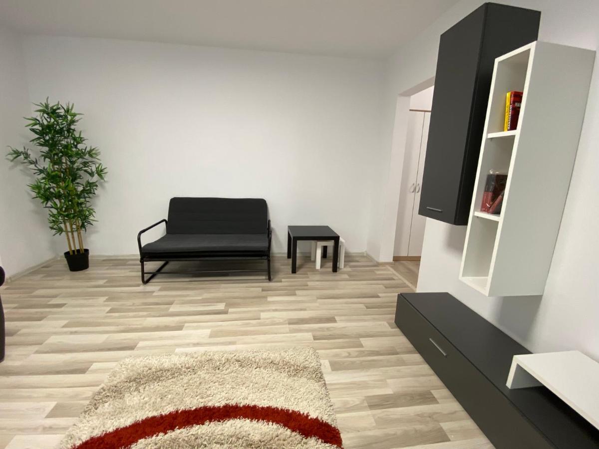 Grove Apartment Buzău Dış mekan fotoğraf